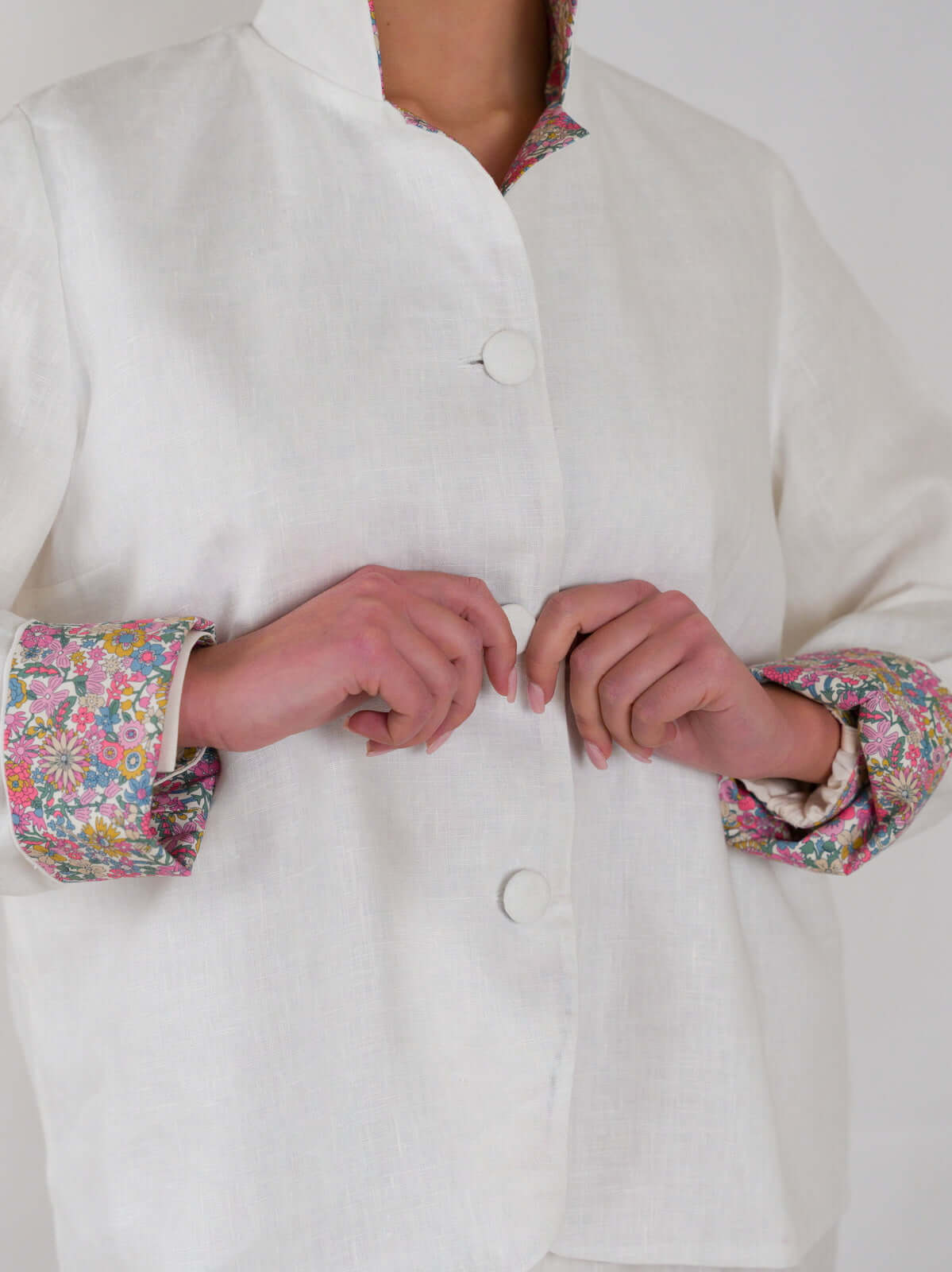 Giacca José in lino con riporti interni in cotone Liberty | Floralia