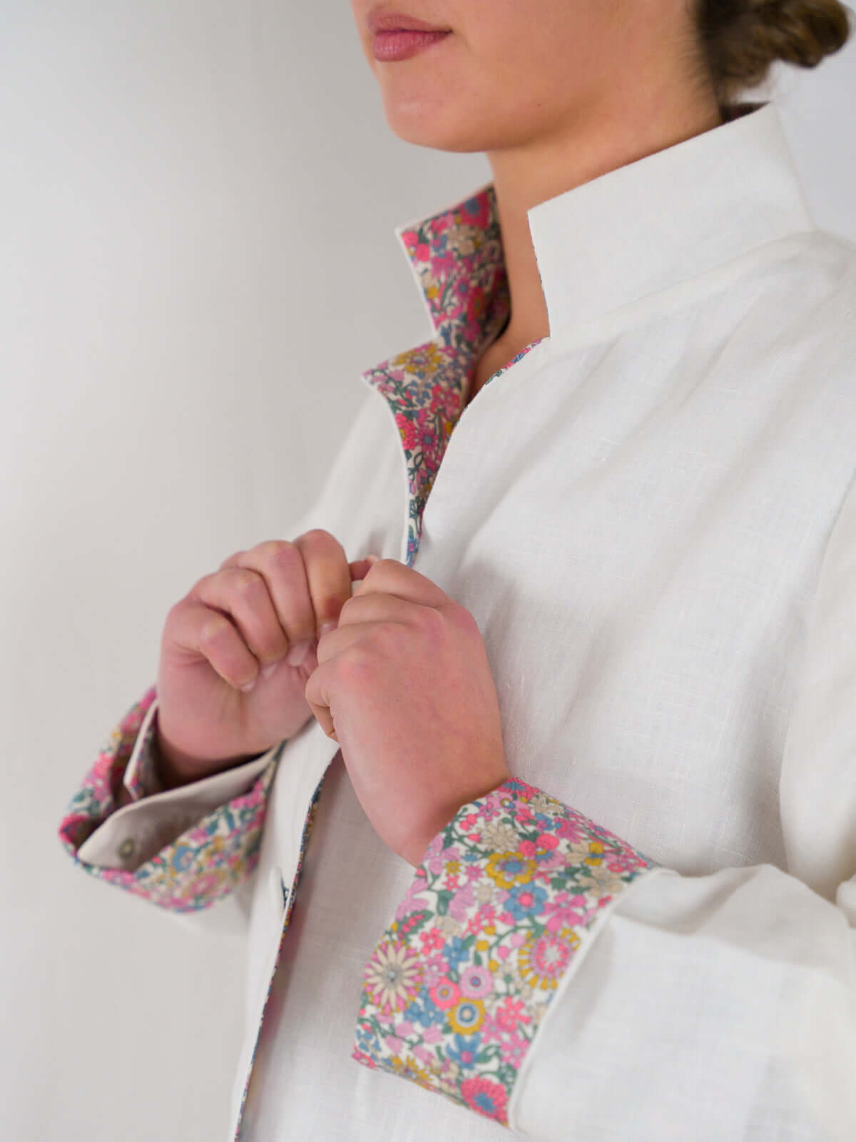 Giacca José in lino con riporti interni in cotone Liberty | Floralia