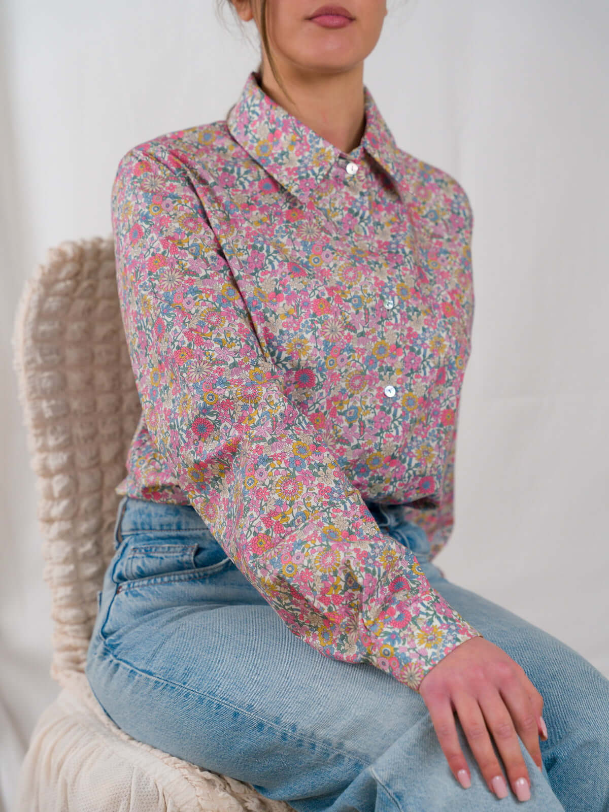 Camicia in Cotone Liberty — fiori rosa | Floralia