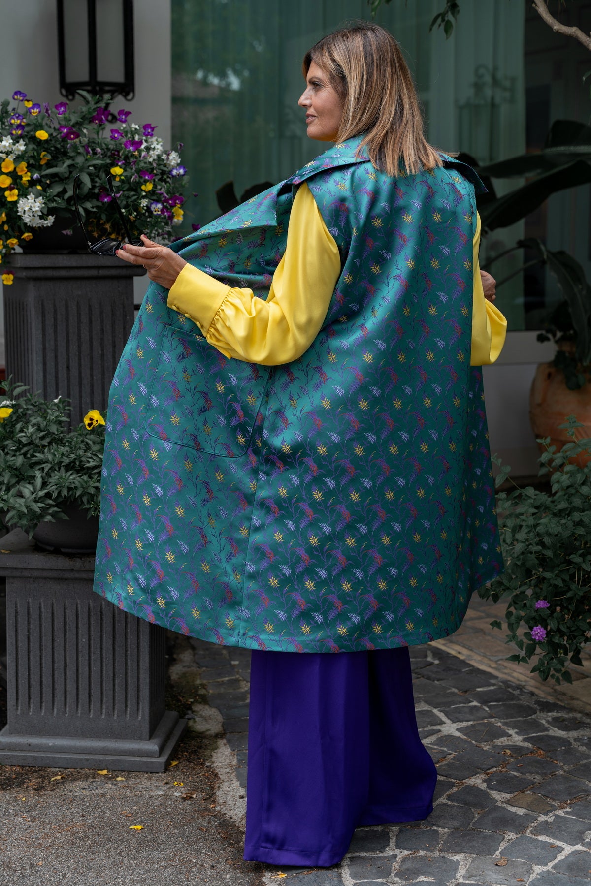 Gilet lungo donna seta elegante in duchesse di seta, stile raffinato e moderno, collezione primavera-estate.