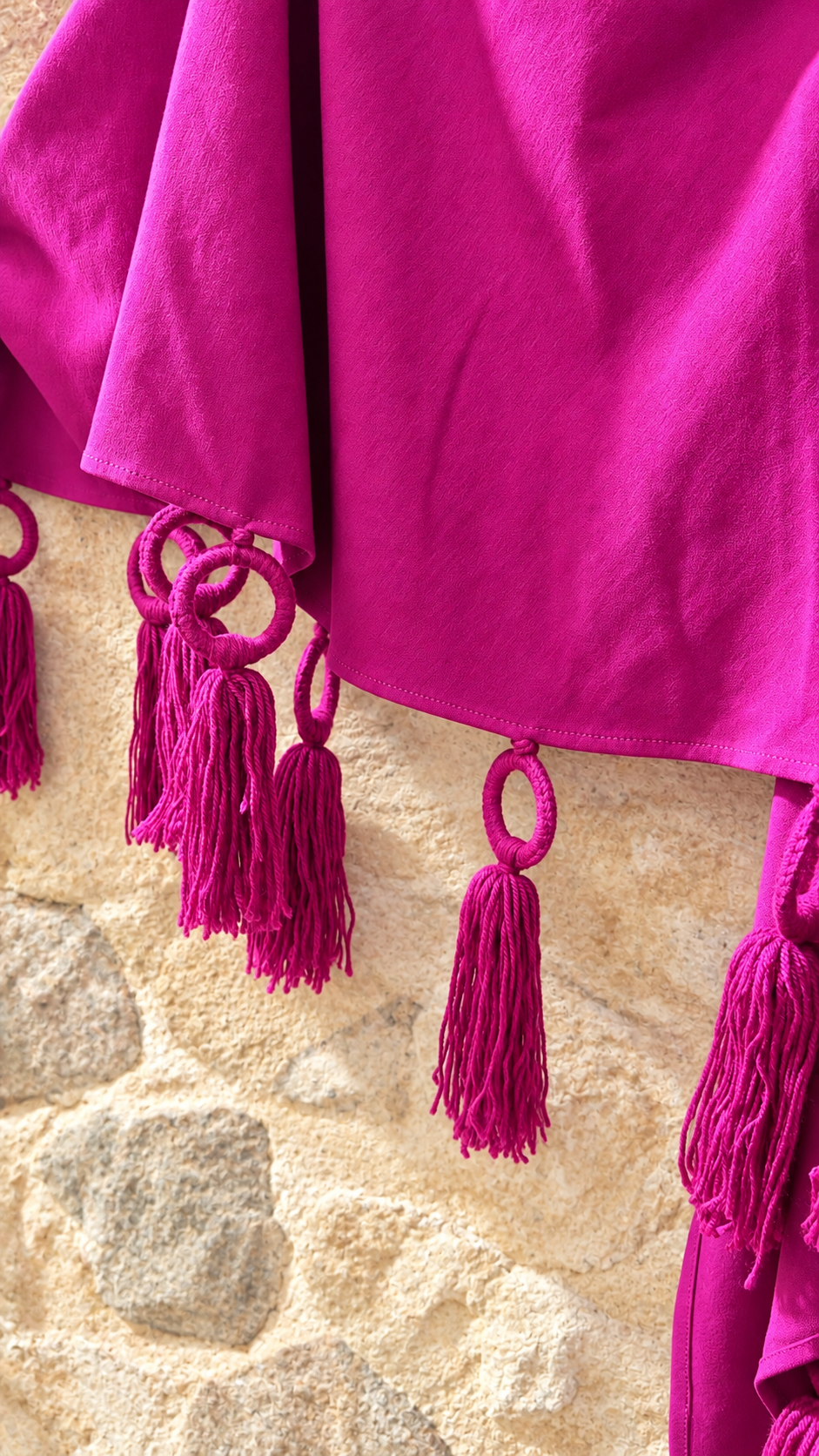 Scialle Fucsia con Nappine | Eleganza e Stile Donna