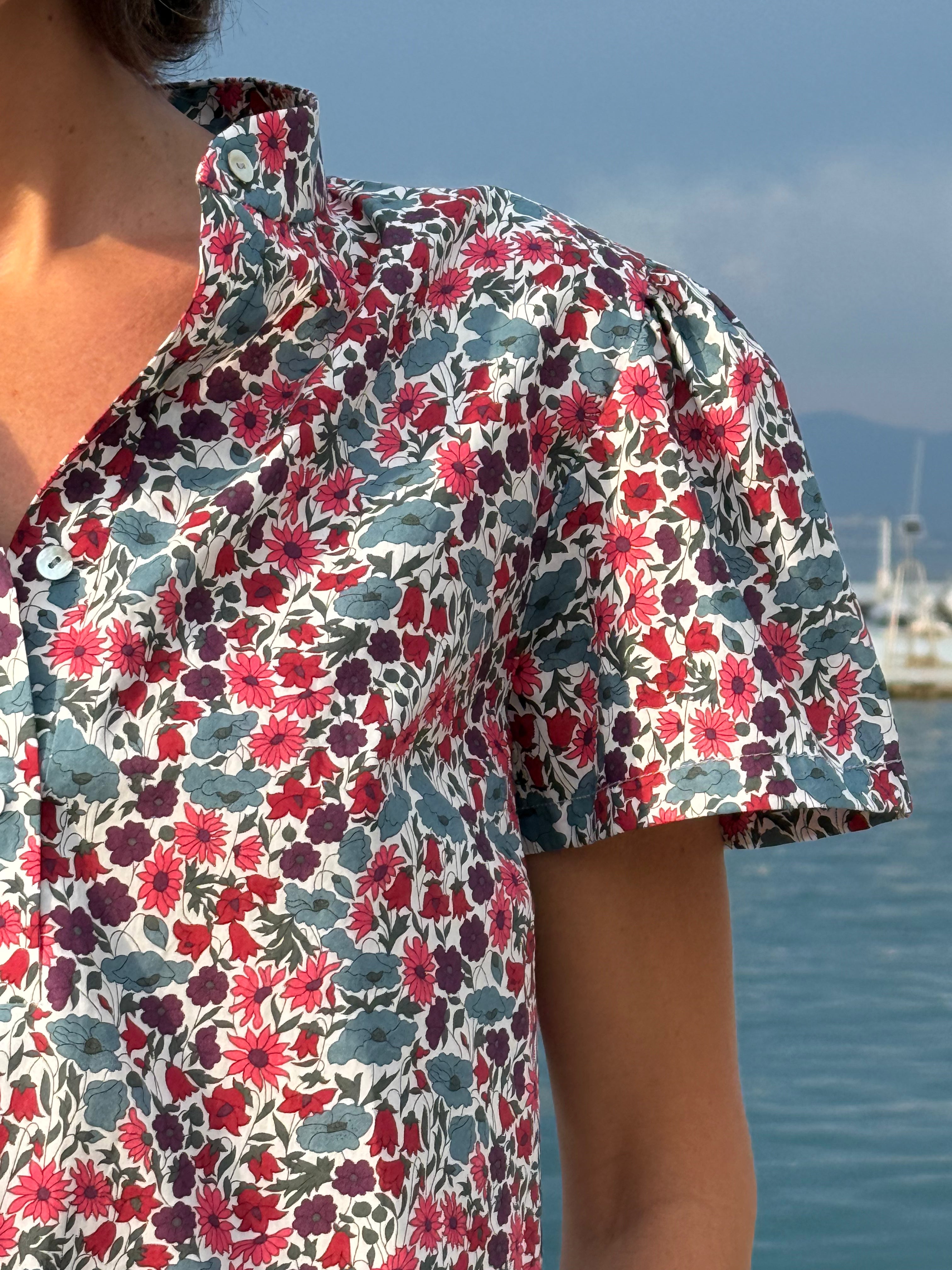 Calla – Camicia in Cotone Liberty Bouquet inglesi manica corta