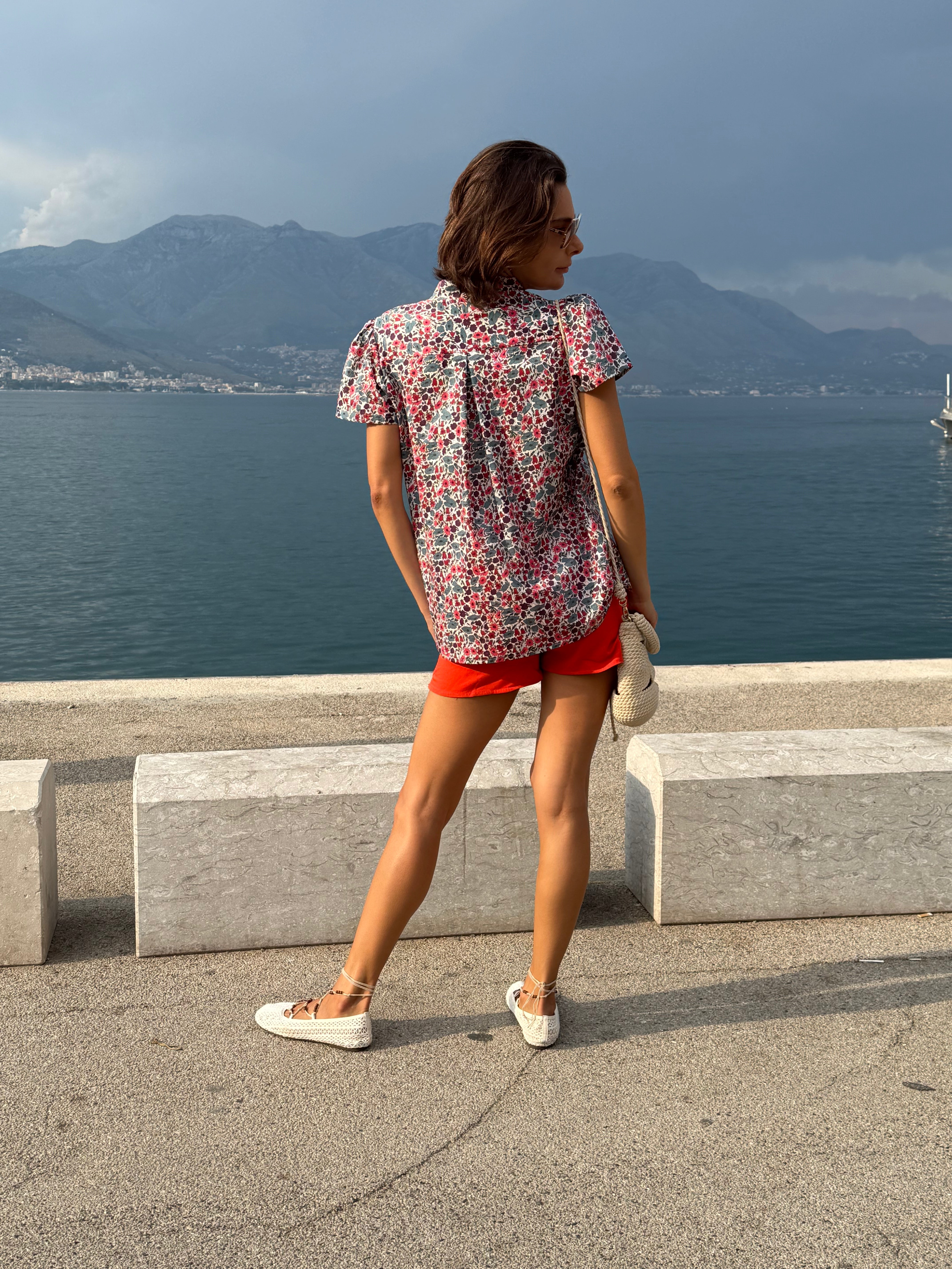 Calla – Camicia in Cotone Liberty Bouquet inglesi manica corta