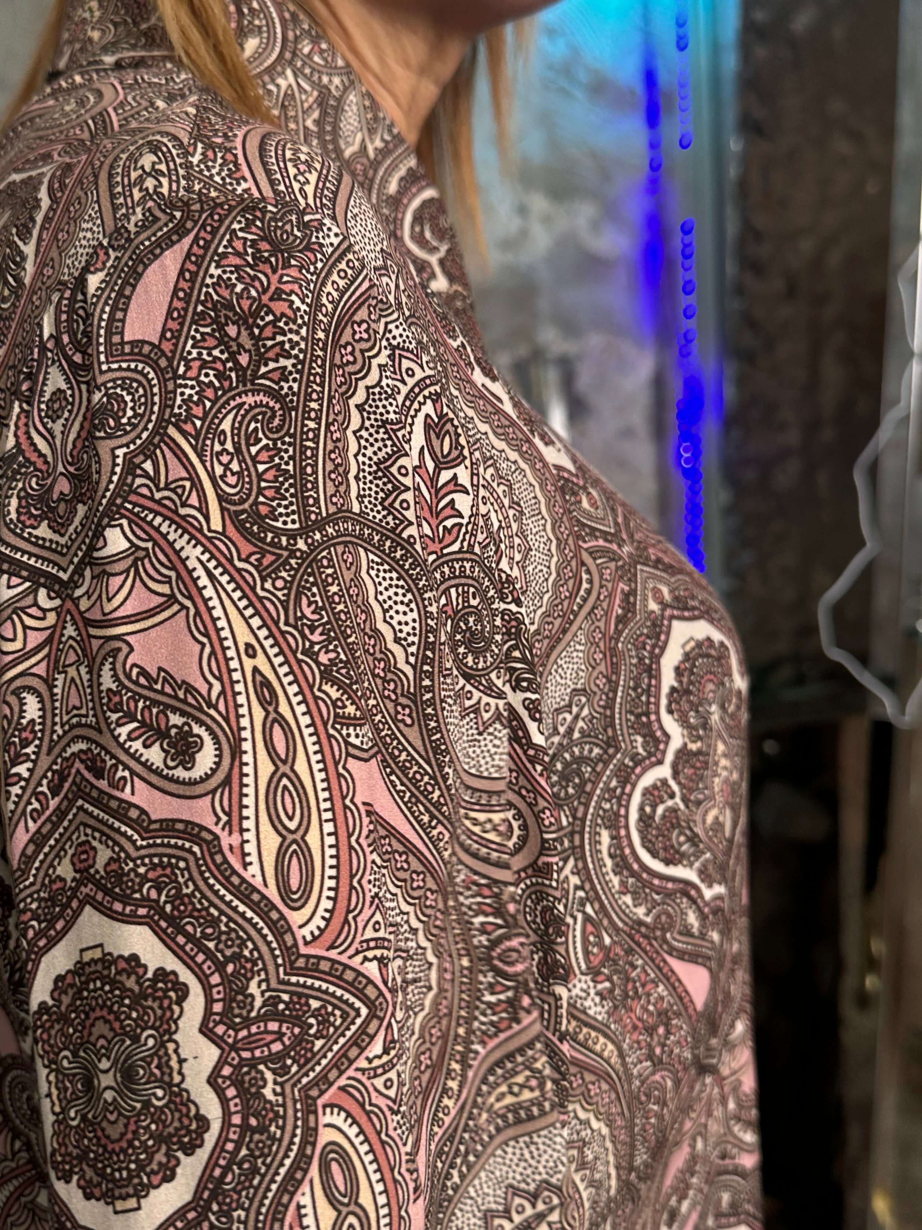 Camicia Elisabeth: Eleganza Senza Tempo in seta