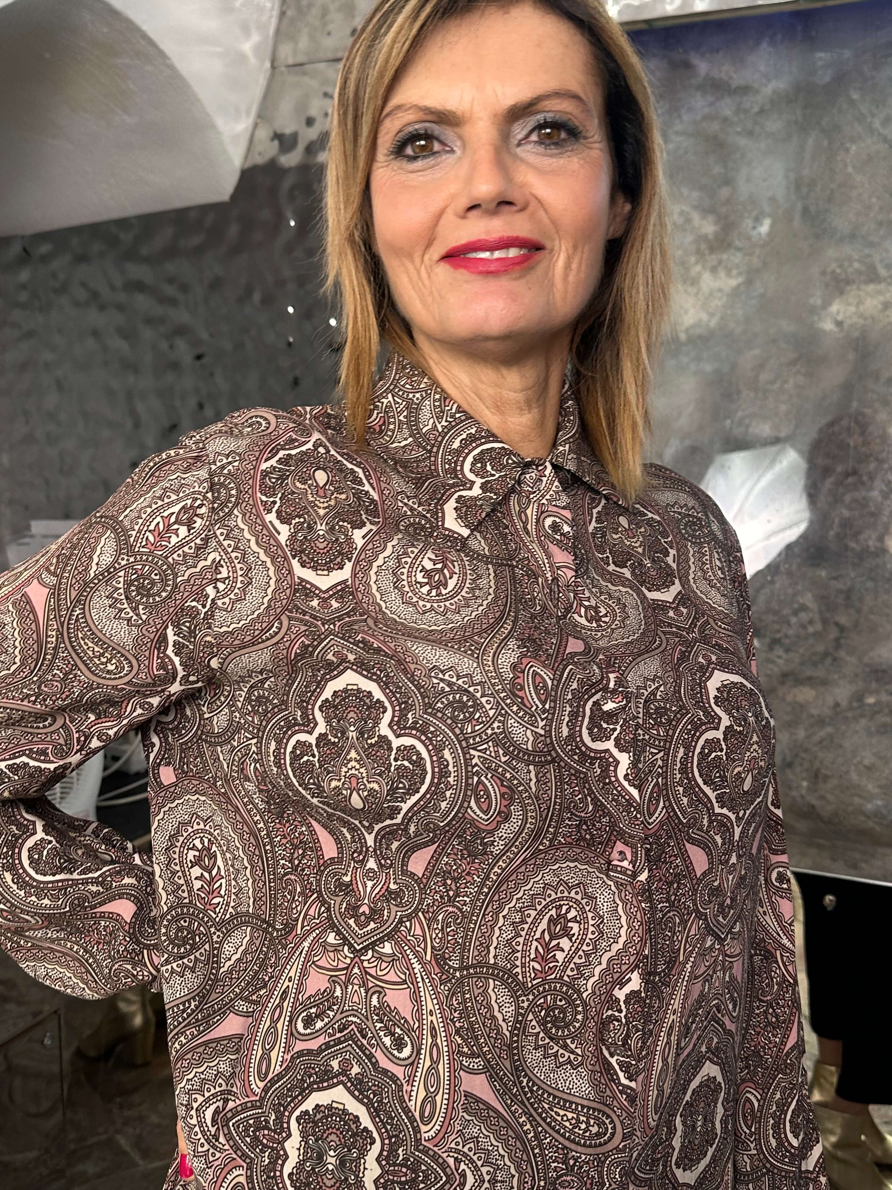 Camicia Elisabeth: Eleganza Senza Tempo in seta