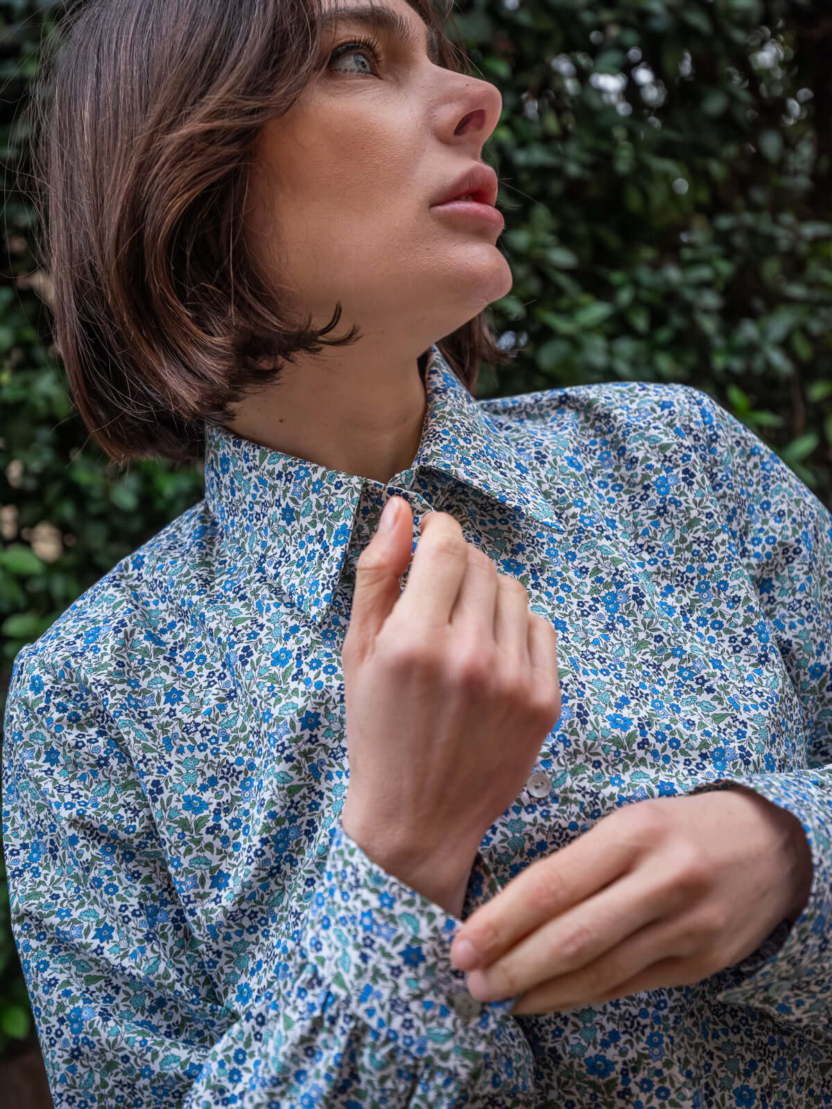 Camicia in Cotone Liberty — fiori blu | Floralia