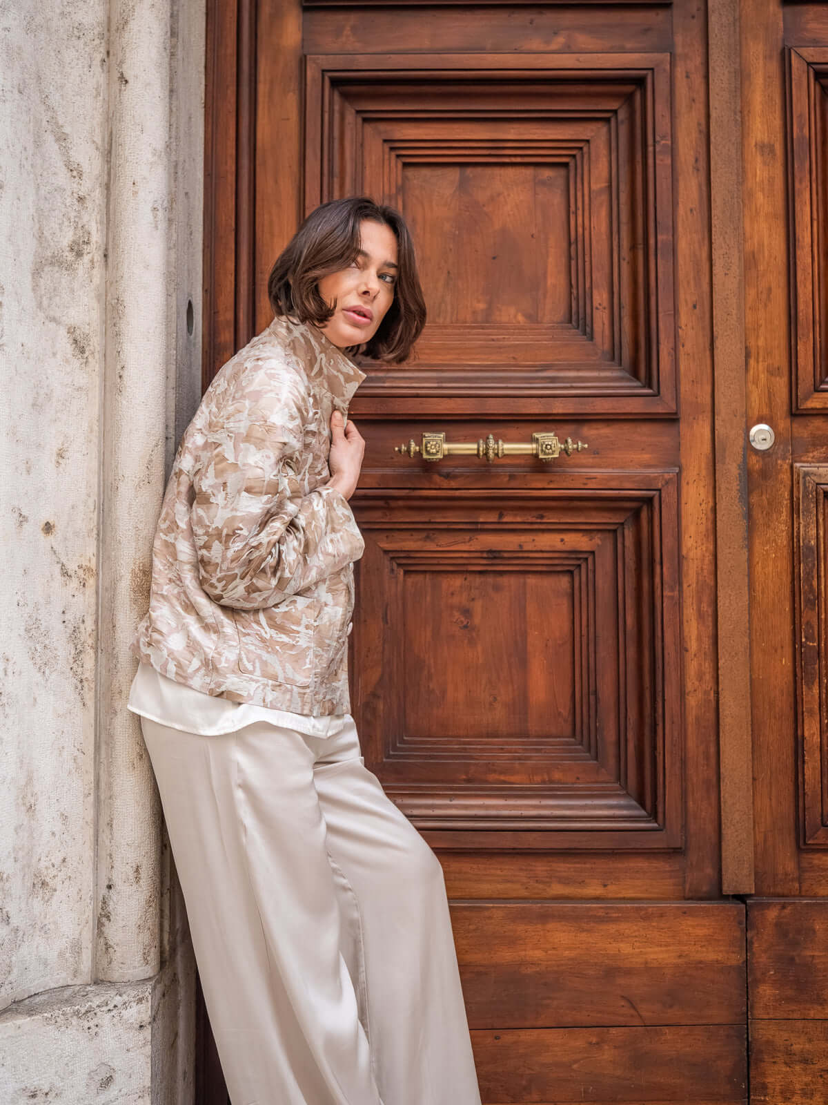 Giacca Calla in Jacquard Tortora e Avorio | Atelier Floralia