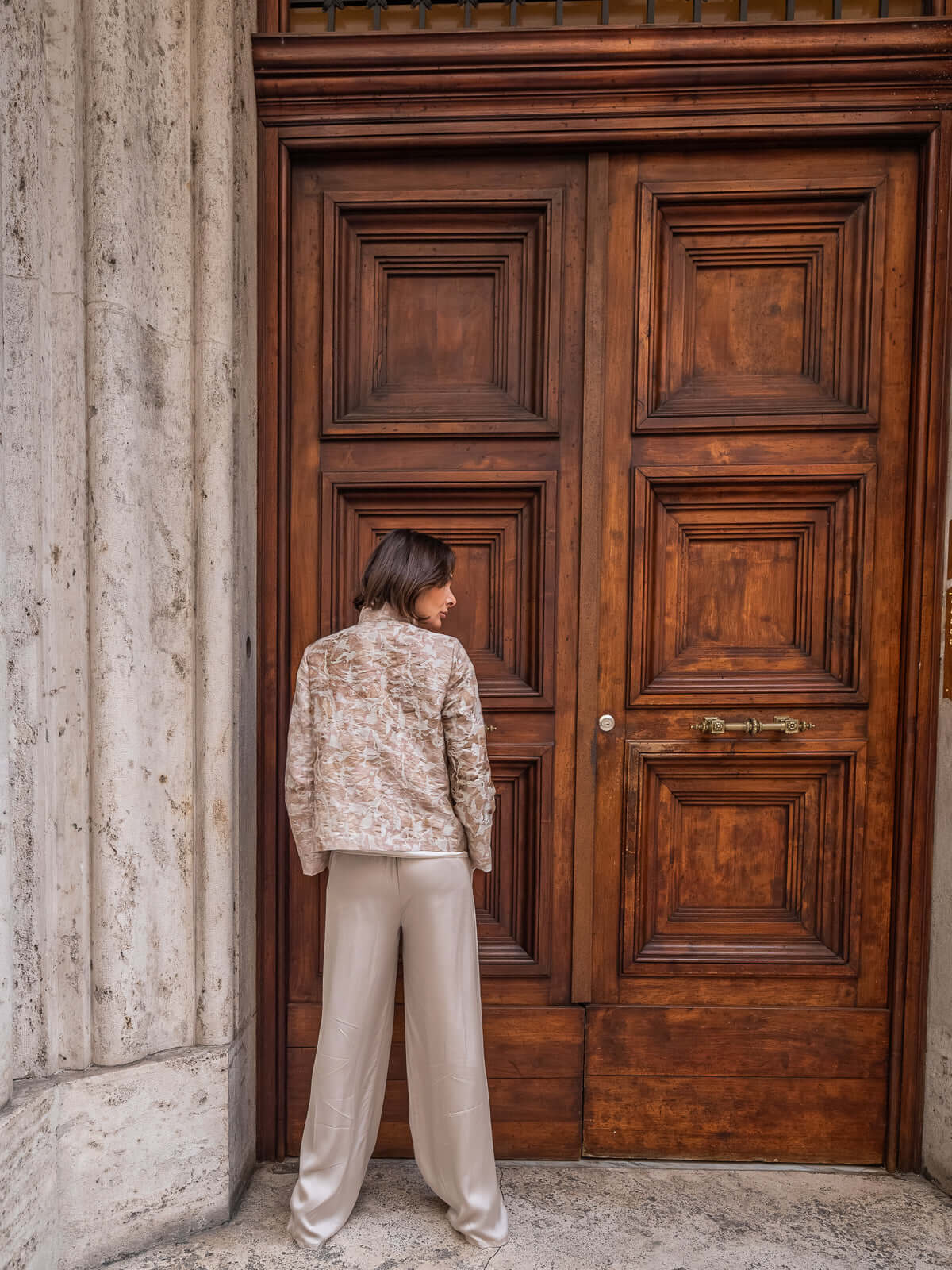 Giacca Calla in Jacquard Tortora e Avorio | Atelier Floralia