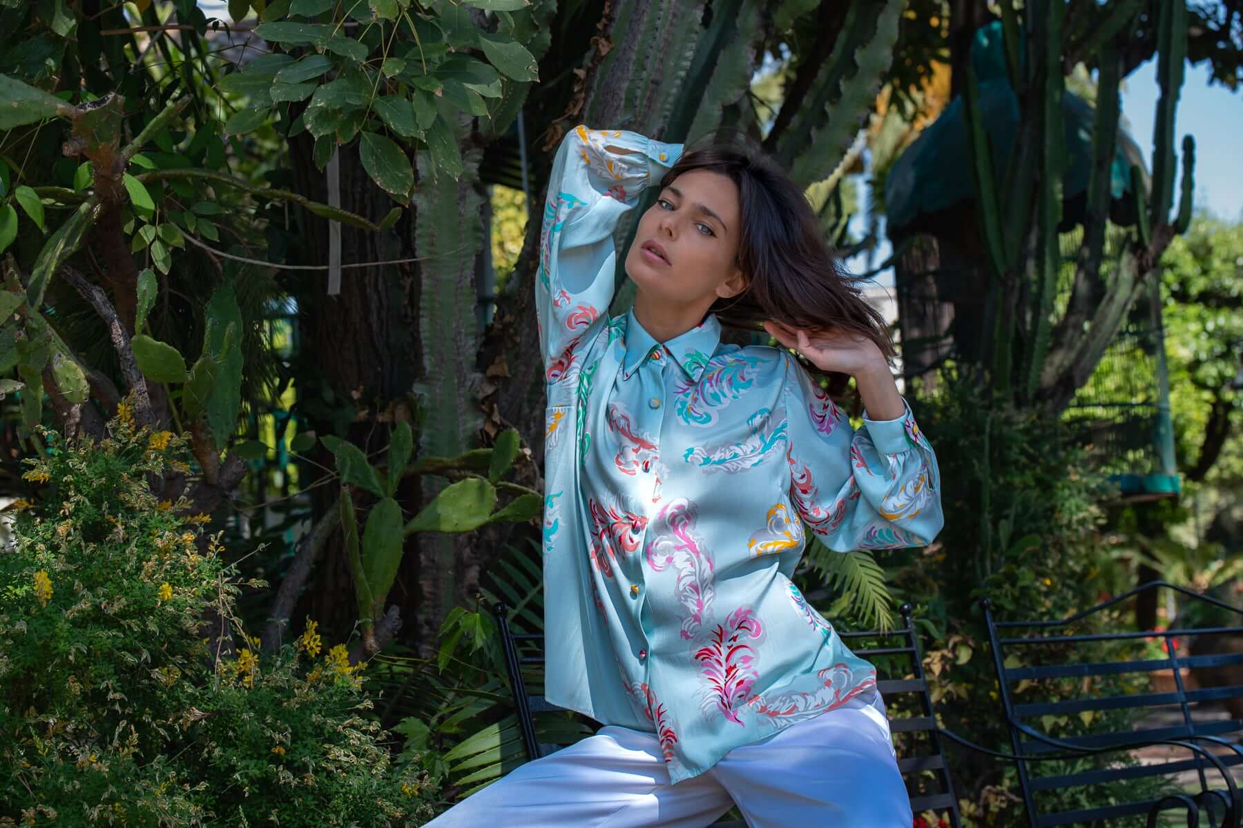 Elisabeth Shirt: Timeless Elegance in Silk Colorful Feathers