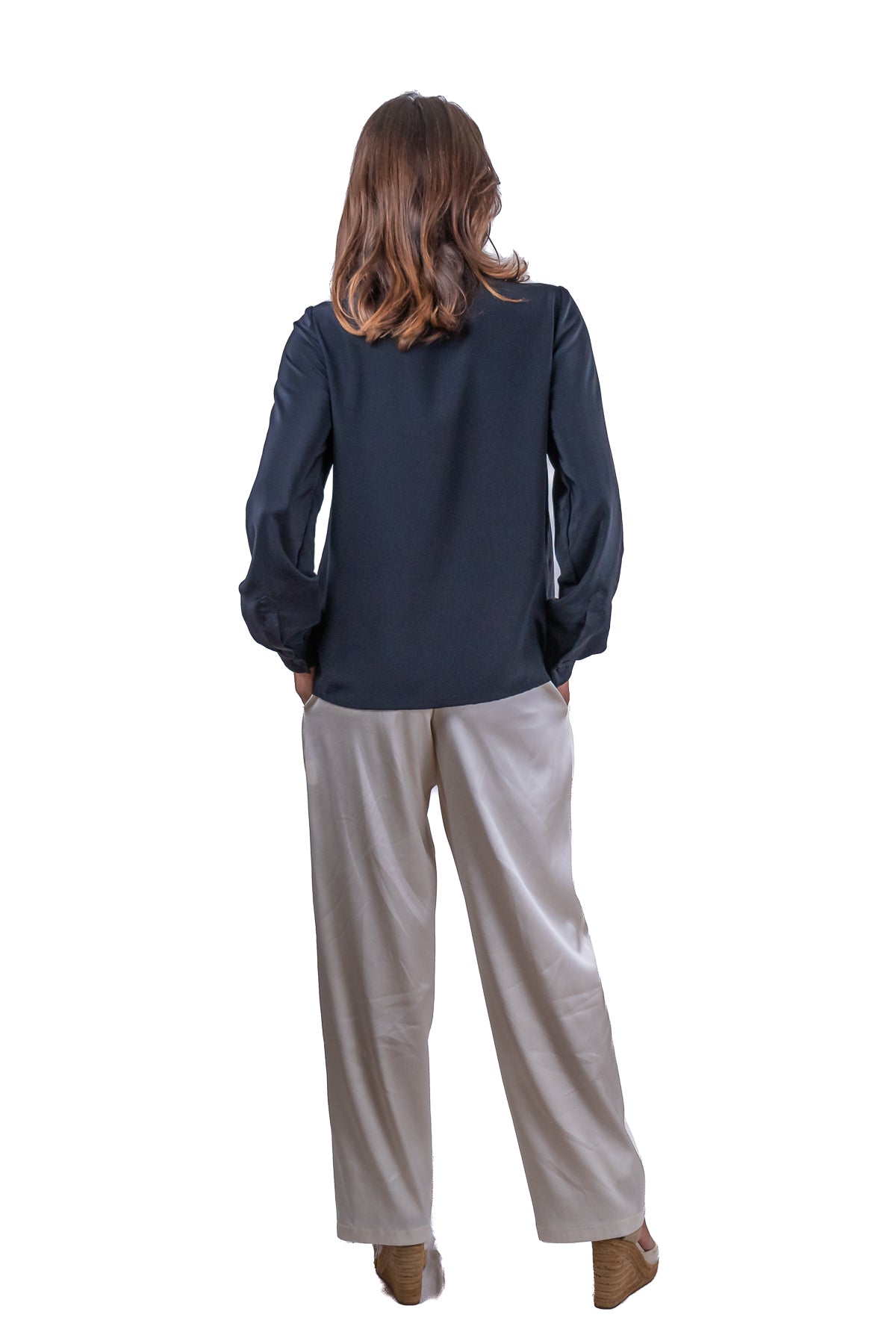 Camicia Elisabeth: Eleganza Senza Tempo in tinta unita crepe