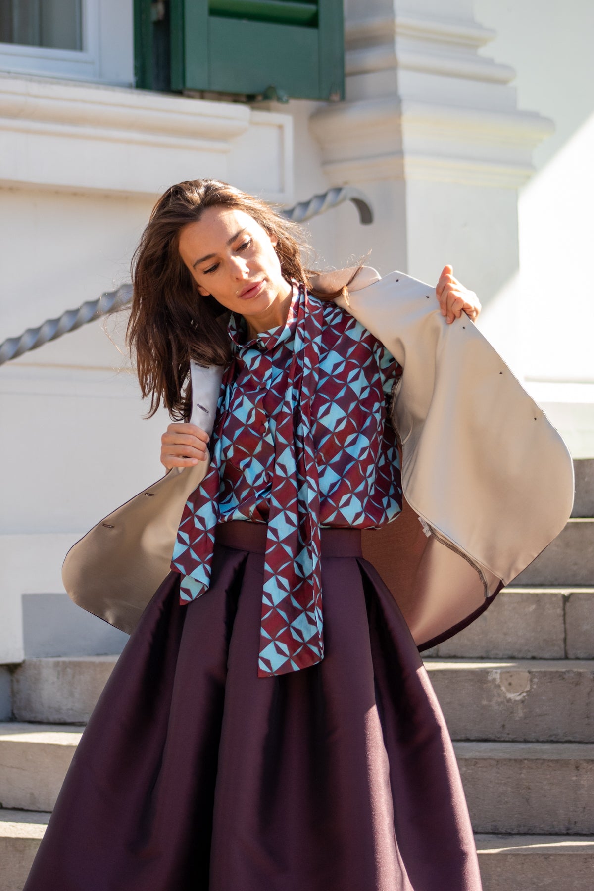 Riflessi di Celeste e Borgogna