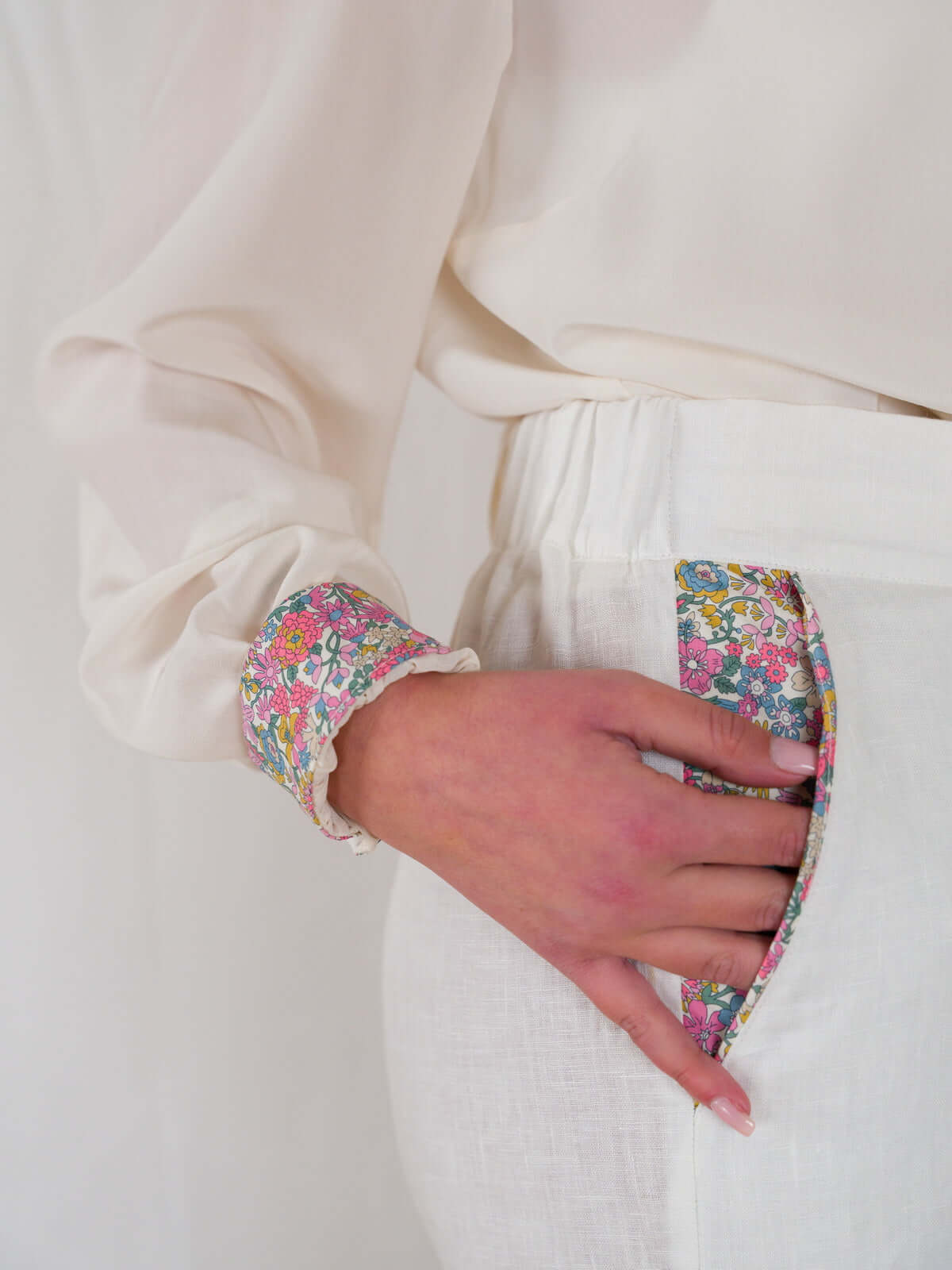 Pantaloni Margaret in lino con dettagli Liberty | Floralia