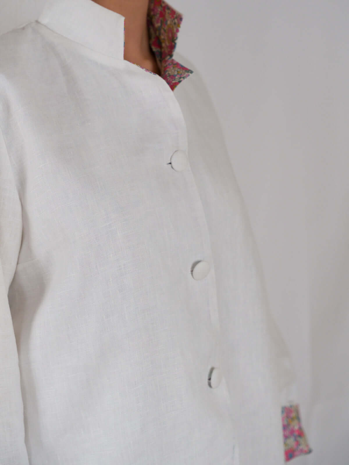 Giacca José in lino con riporti interni in cotone Liberty | Floralia