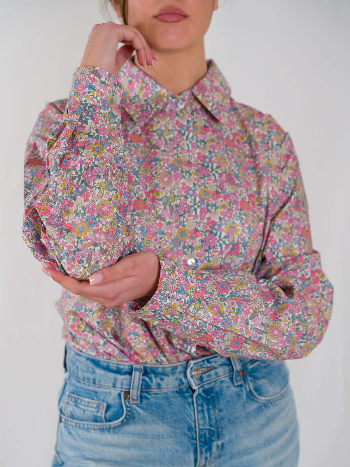 Camicia in Cotone Liberty — fiori rosa | Floralia