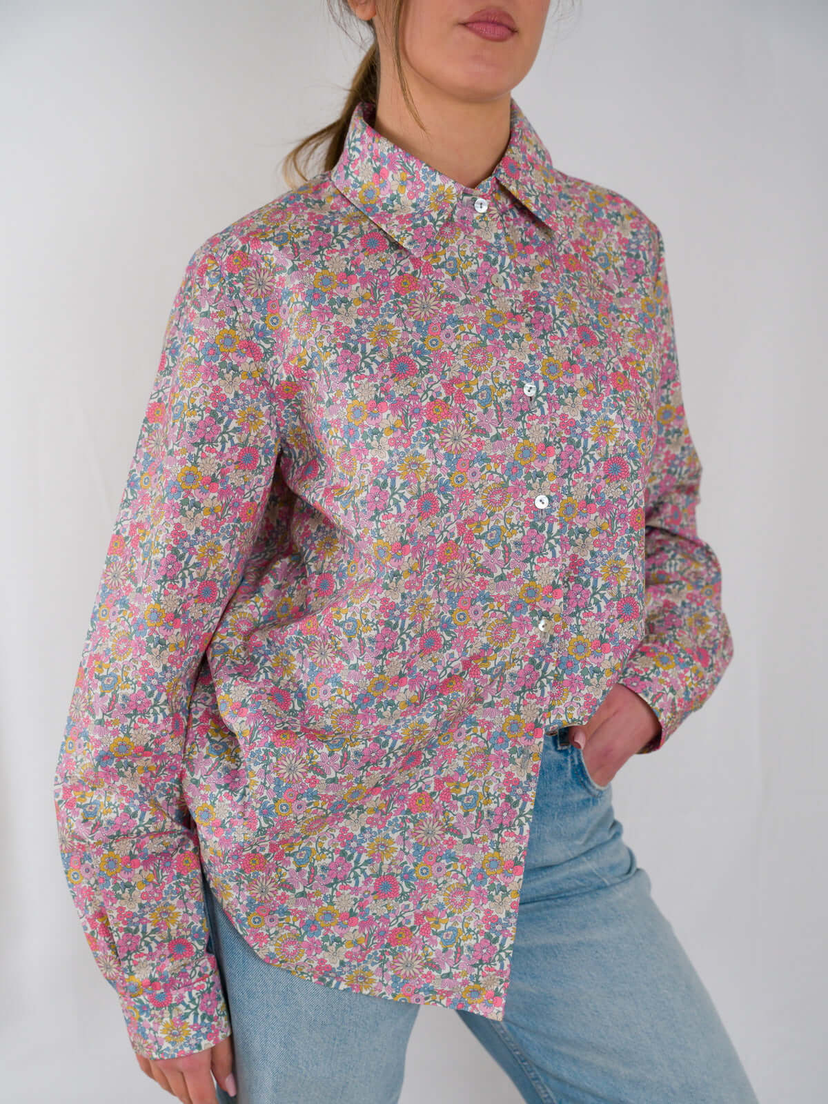Camicia in Cotone Liberty — fiori rosa | Floralia