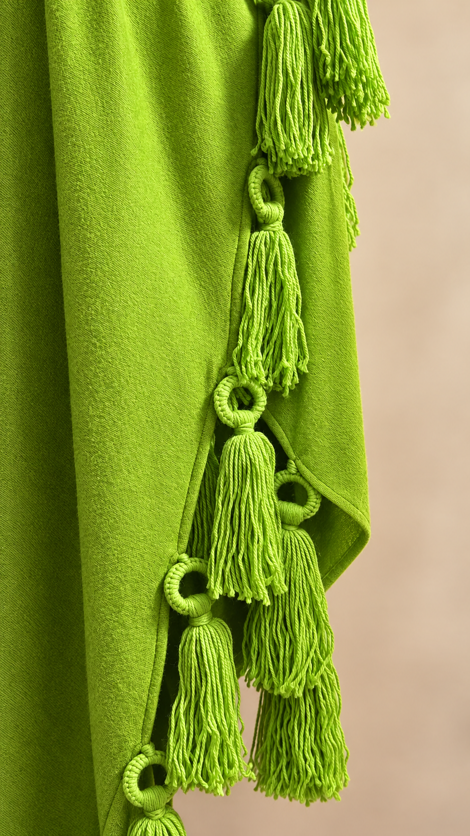 Scialle Verde con Nappine | Eleganza e Stile Donna