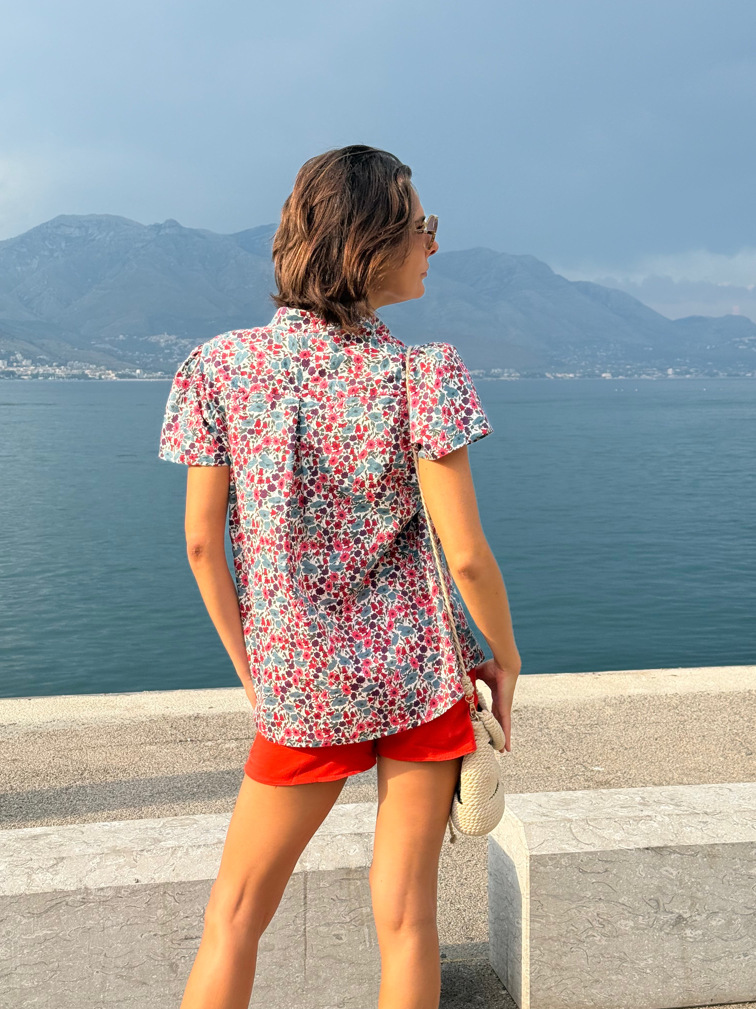 Calla – Camicia in Cotone Liberty Bouquet inglesi manica corta