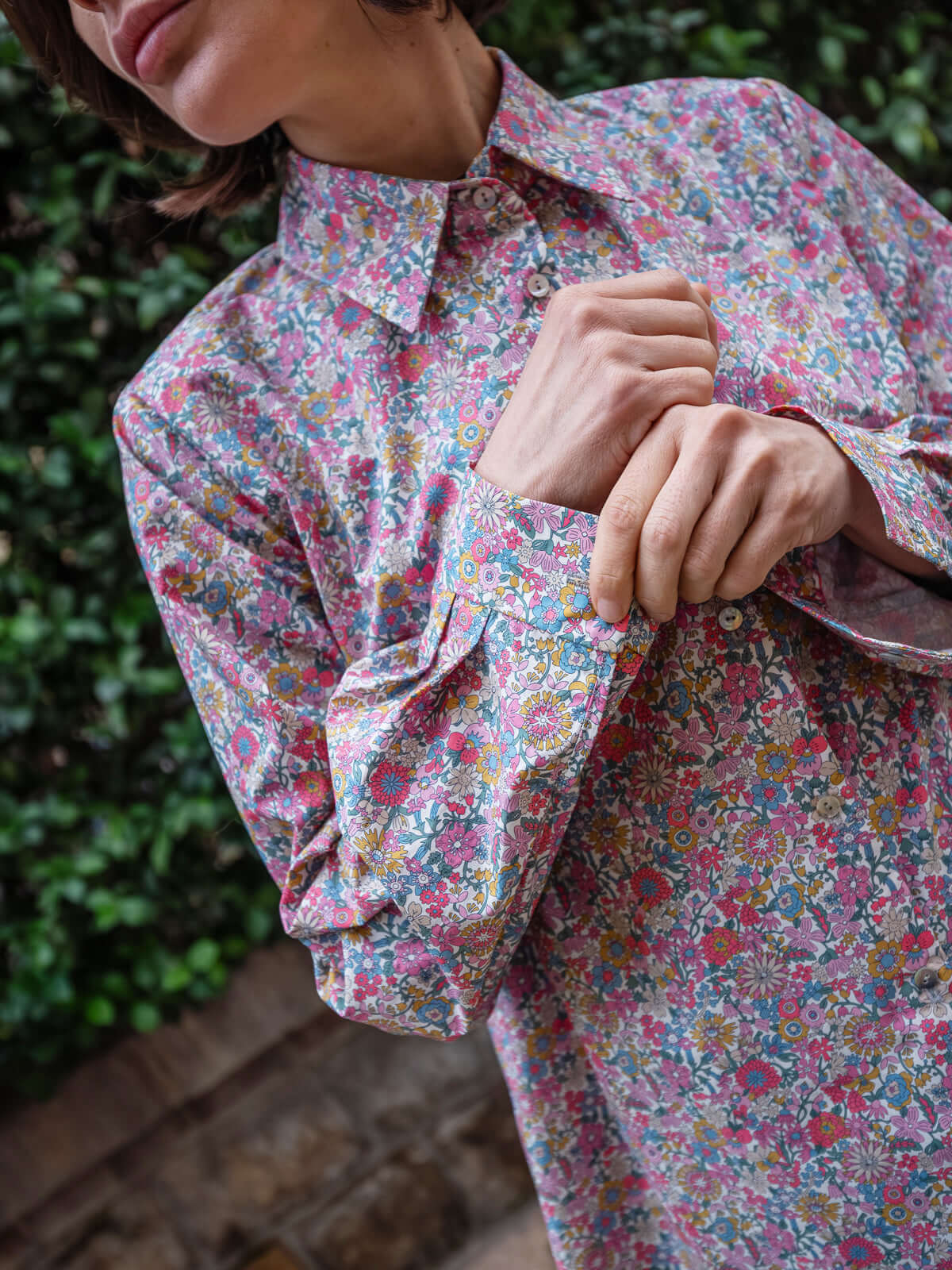 Camicia in Cotone Liberty — fiori rosa | Floralia