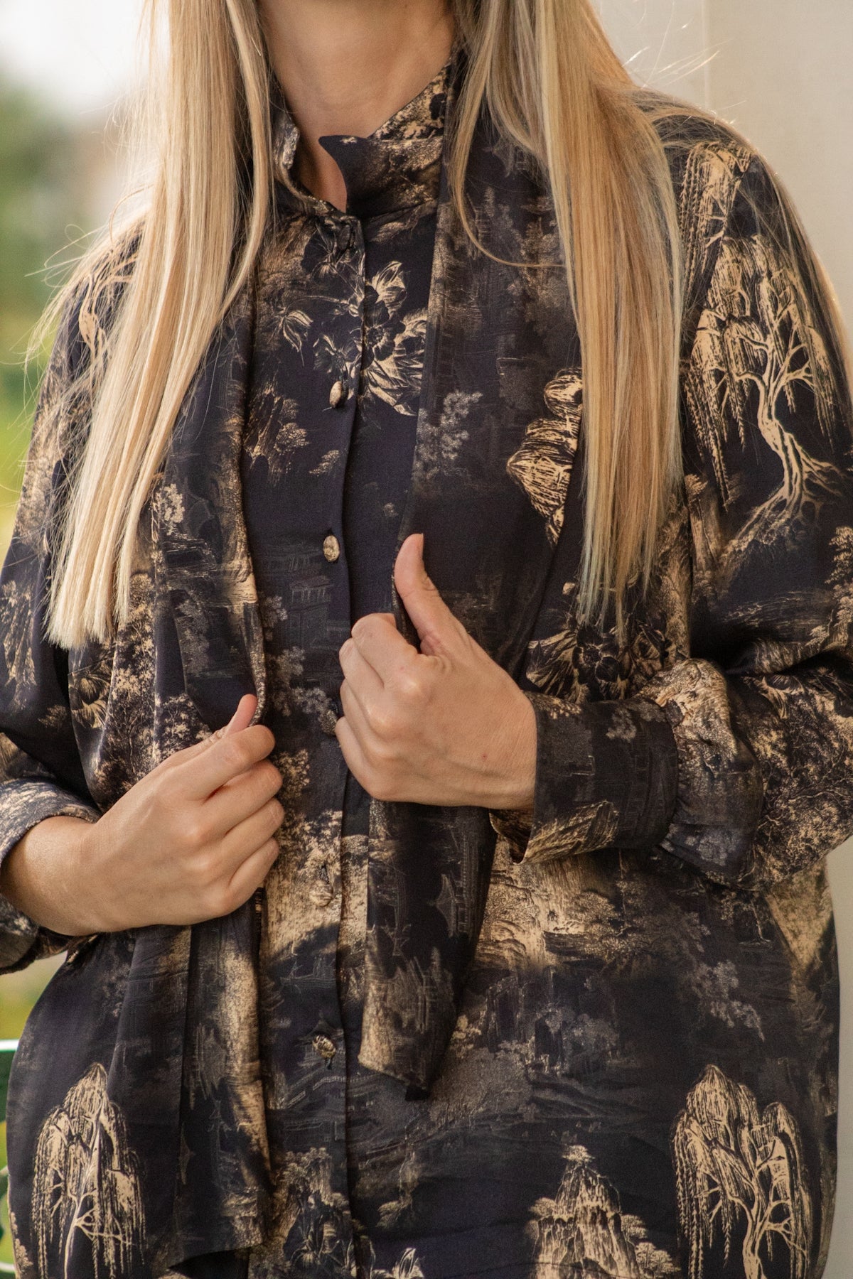 Camicia oriente abbottonatura Frontale nera